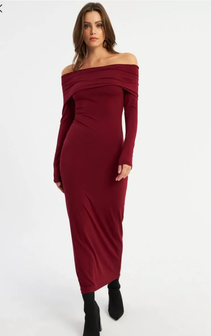 Women's Burgundy Madonna Collar Maxi Dress